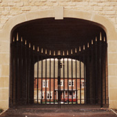 1gates.jpg (14853 bytes)